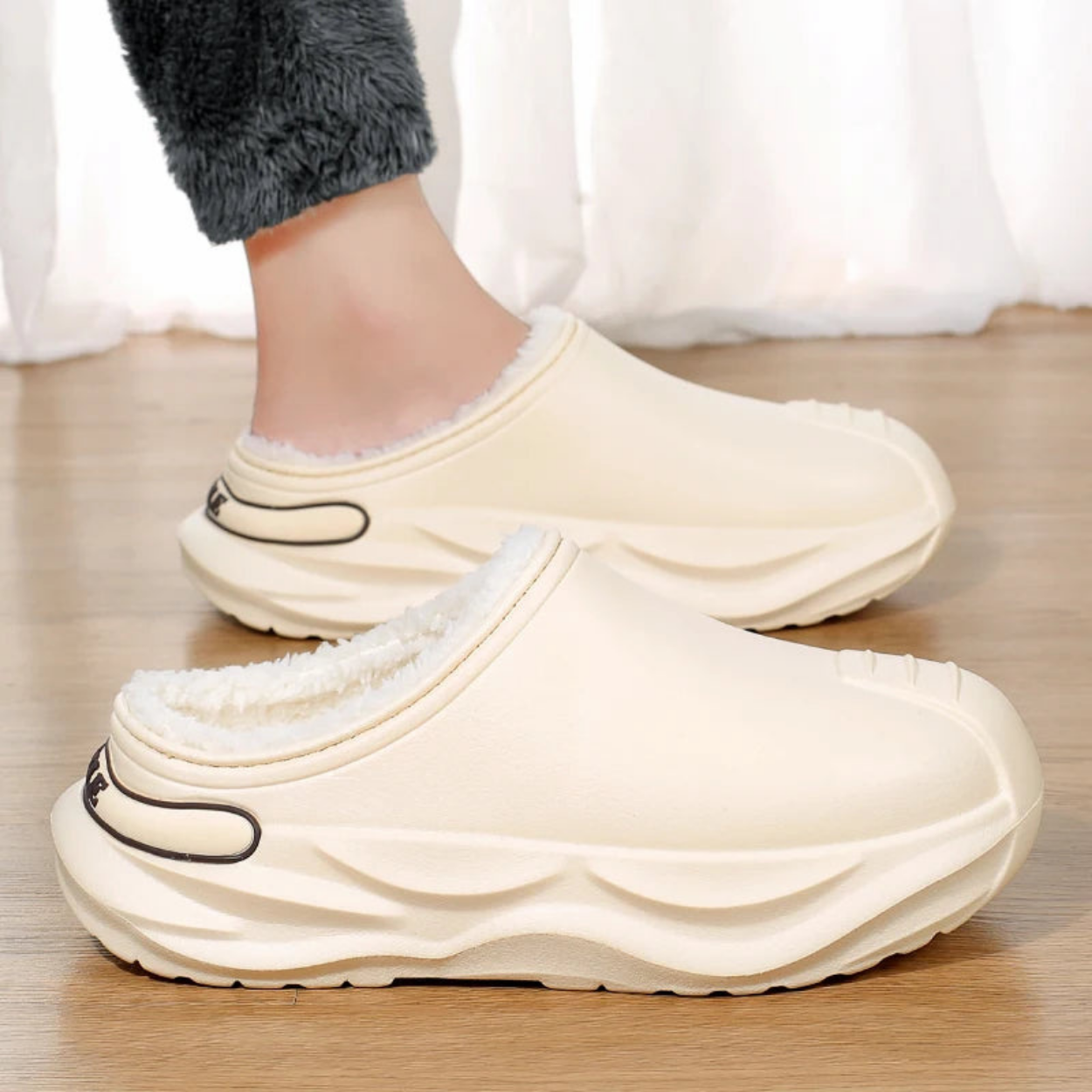 Warm and Comfortable Winter Clog Slippers