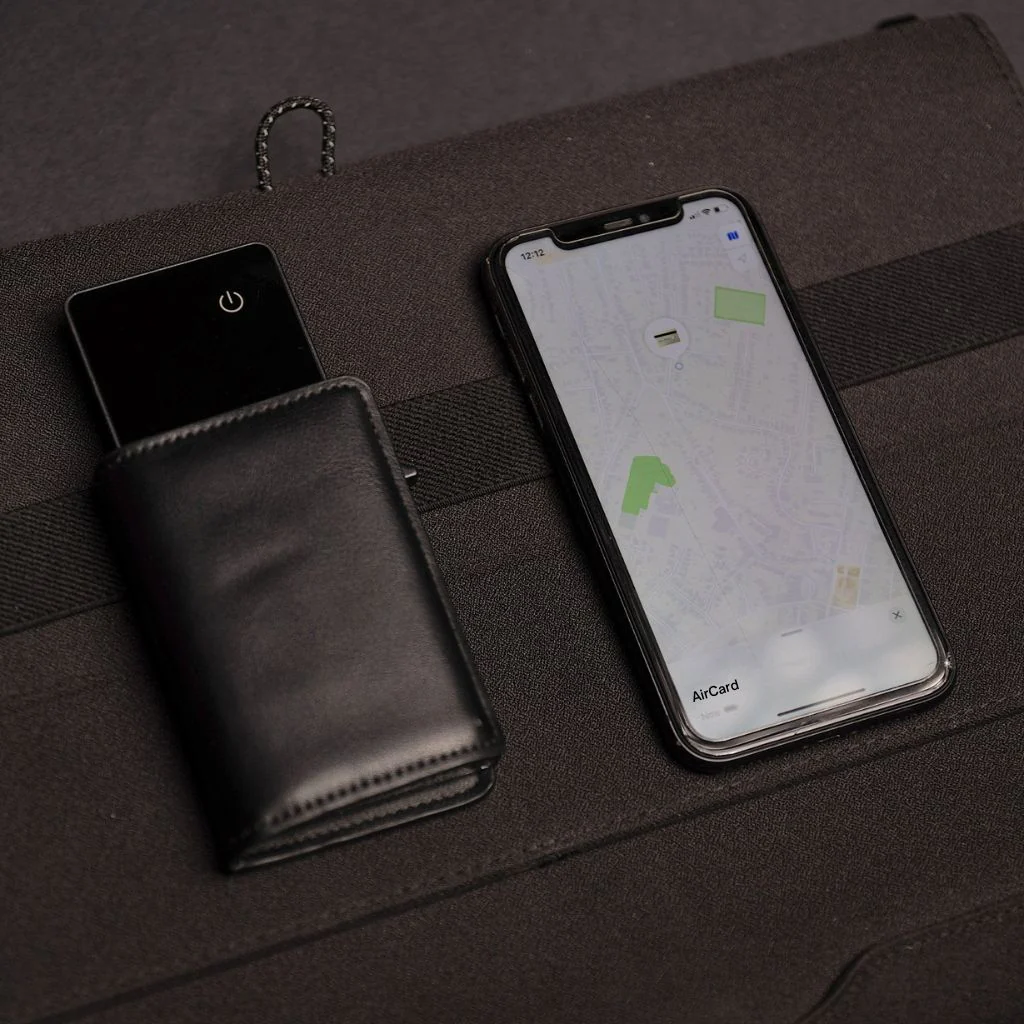 Marcherelle™ – Ultra-thin Wallet Tracking Card for Easy Location