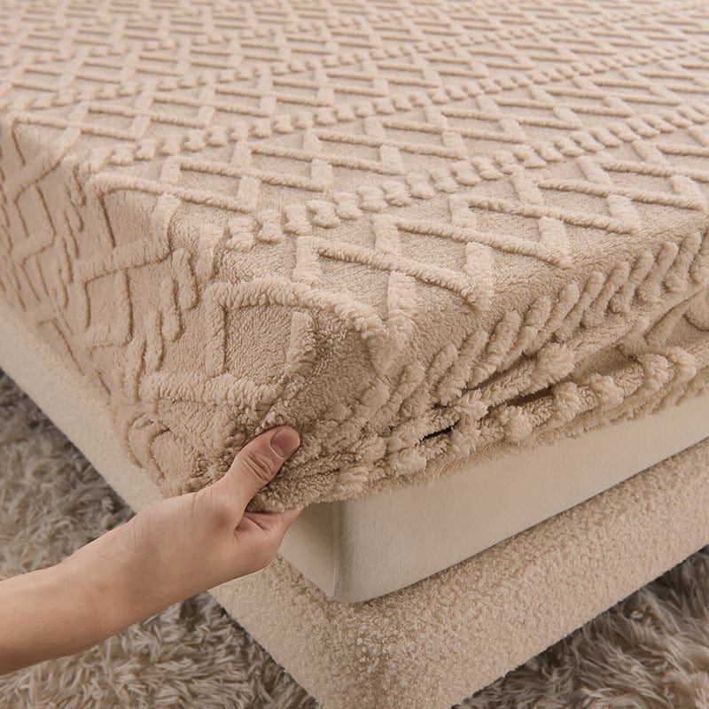 Elegant and Breathable Bed Cover with Free Pillowcases